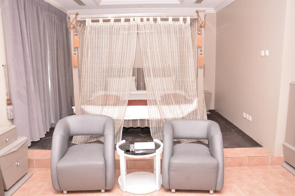 Janadriyah Suites 13 Nadinah Exteriör bild