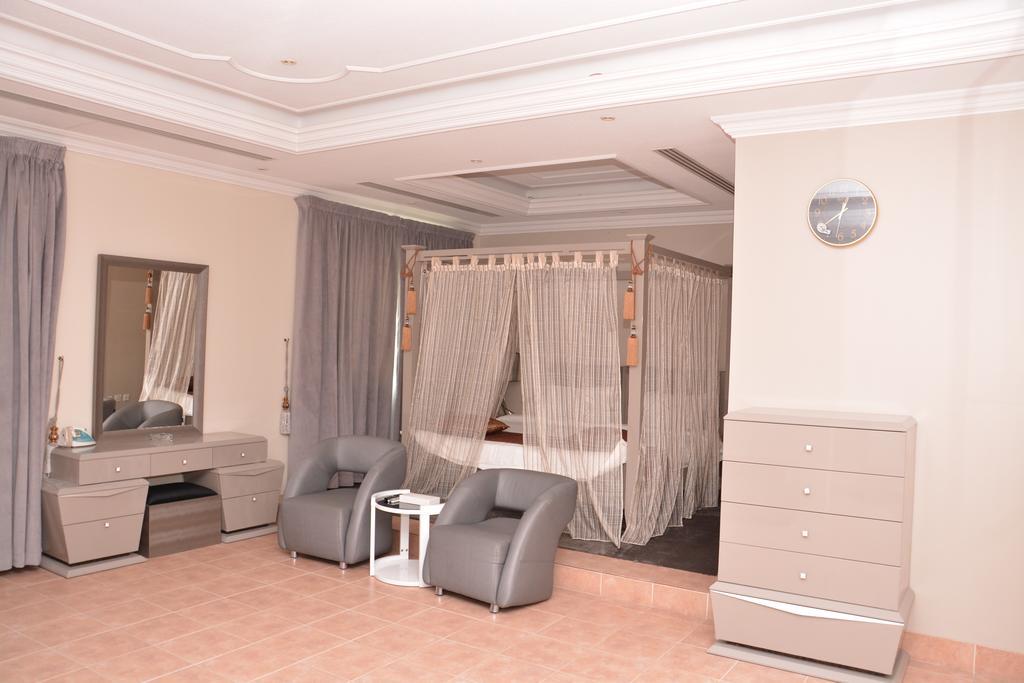 Janadriyah Suites 13 Nadinah Exteriör bild