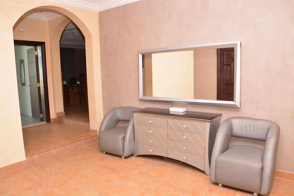 Janadriyah Suites 13 Nadinah Exteriör bild
