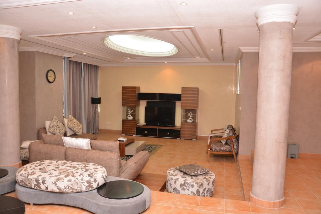 Janadriyah Suites 13 Nadinah Exteriör bild