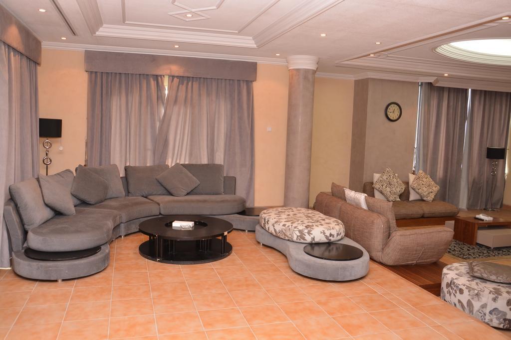 Janadriyah Suites 13 Nadinah Exteriör bild
