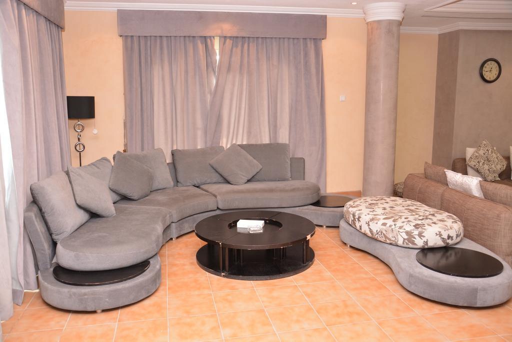 Janadriyah Suites 13 Nadinah Exteriör bild